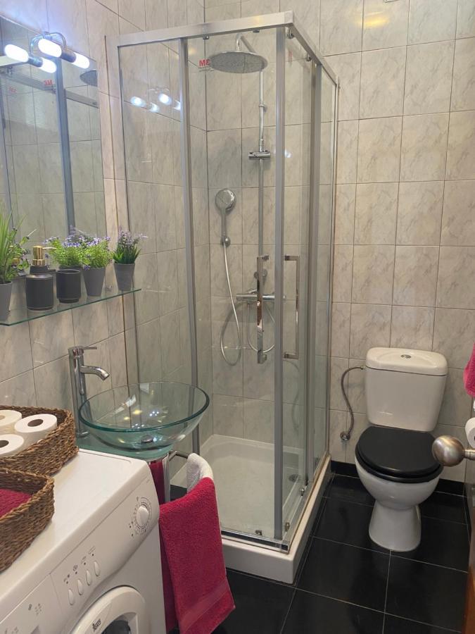 Apartamento Com Patio Na Rua Principal Da Cidade Porto Buitenkant foto